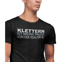 Lade das Bild in den Galerie-Viewer, Klettern ist meine Pause - Organic Herren T-Shirt
